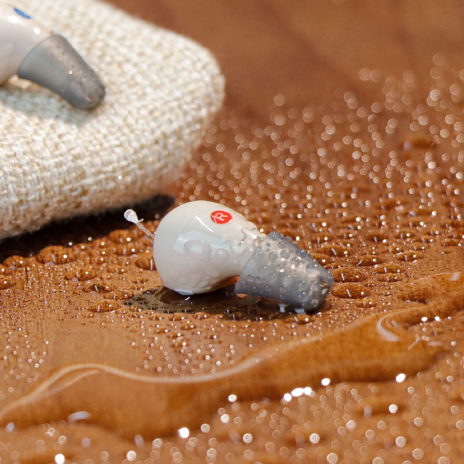 Cearvol Nano Small Hearing Aids with UV Clean and One-case Control - Starlight (waterproof)