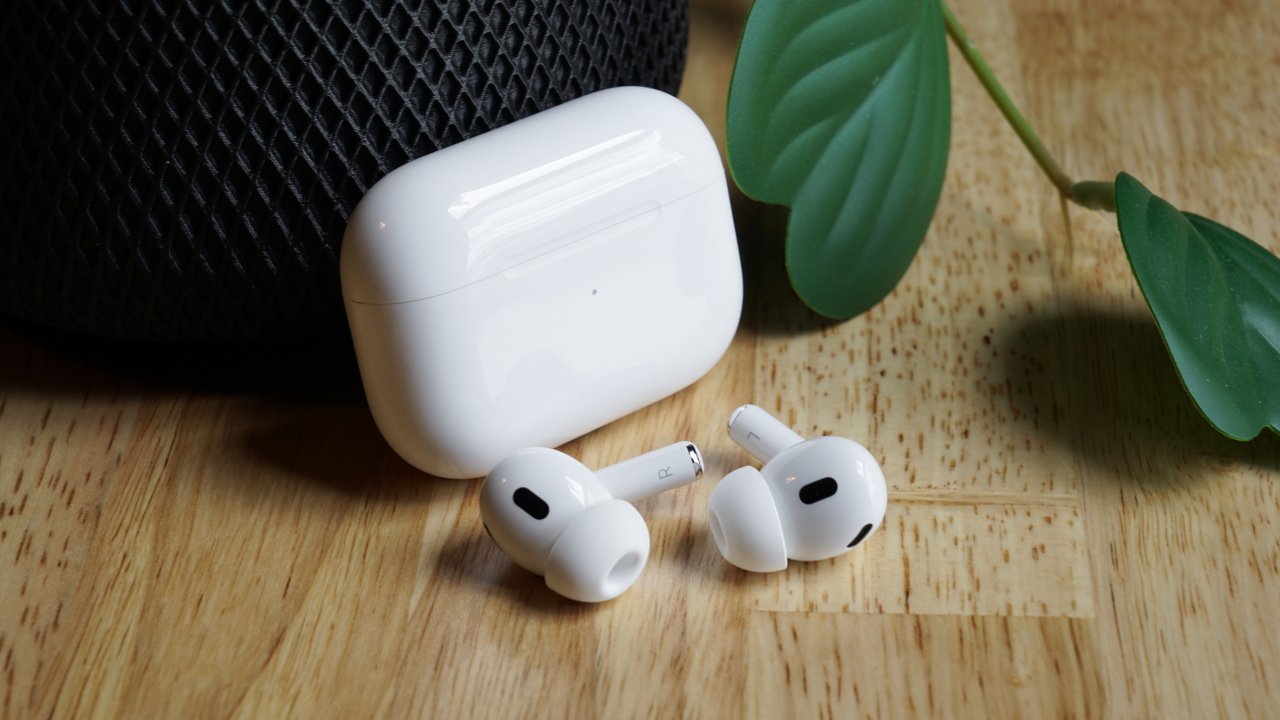 apple-airpods-2-and-cearvol-comparison