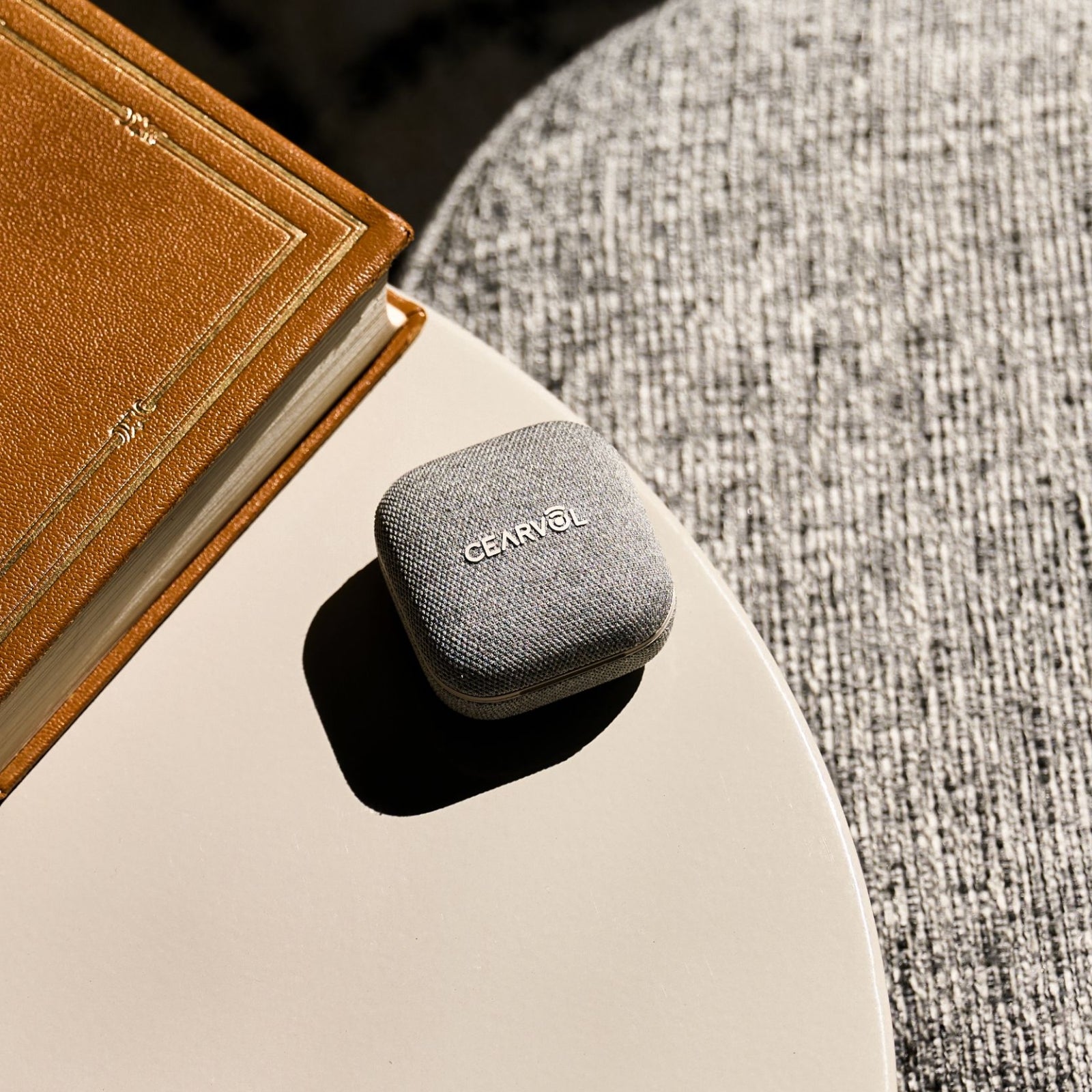 Cearvol Wave Lite AI Hearing Aids with Fabric Case  - Starlight (scene)